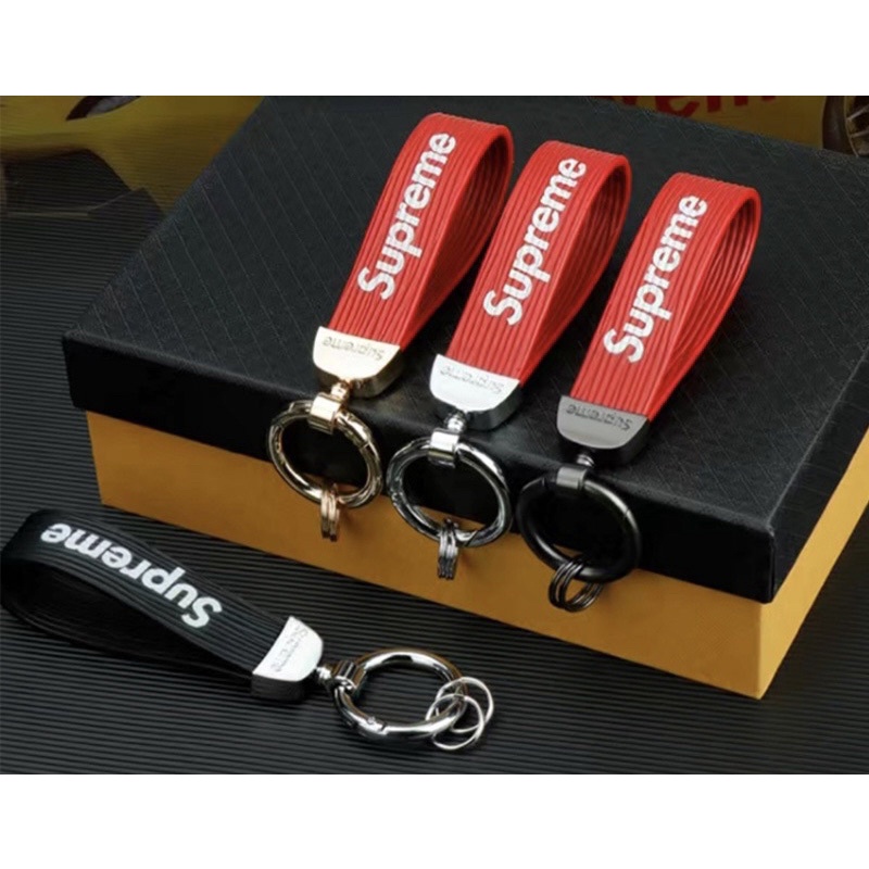 Móc khoá Supreme Cao cấp