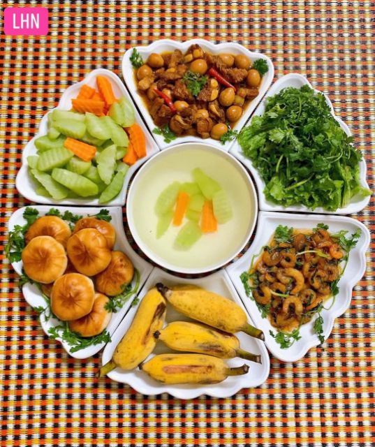 Bộ đĩa tô canh Hoa Mặt Trời Bát Tràng