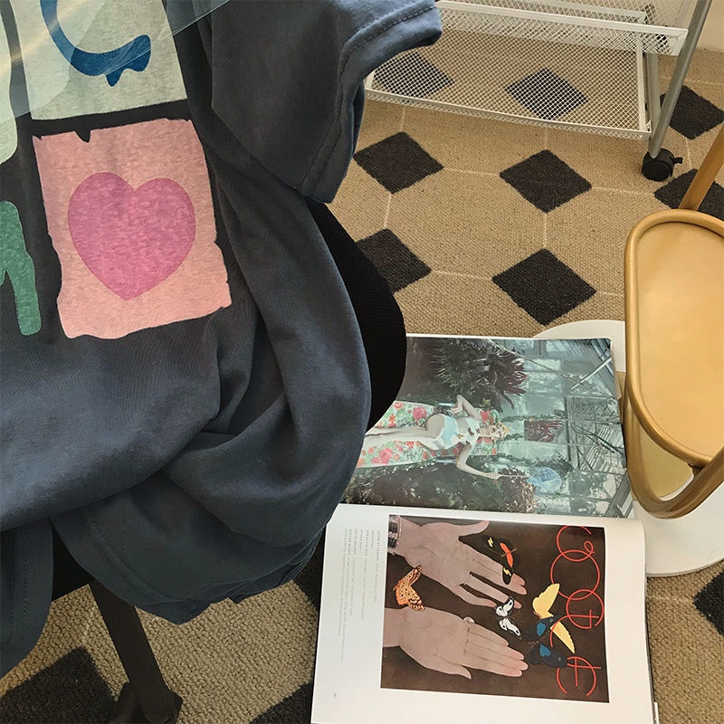 Áo Thun Nữ Tay Ngắn In Hình Trái Tim