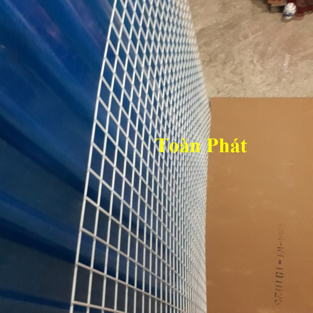 Tấm lưới sắt đan treo phụ kiện màu trắng sữa