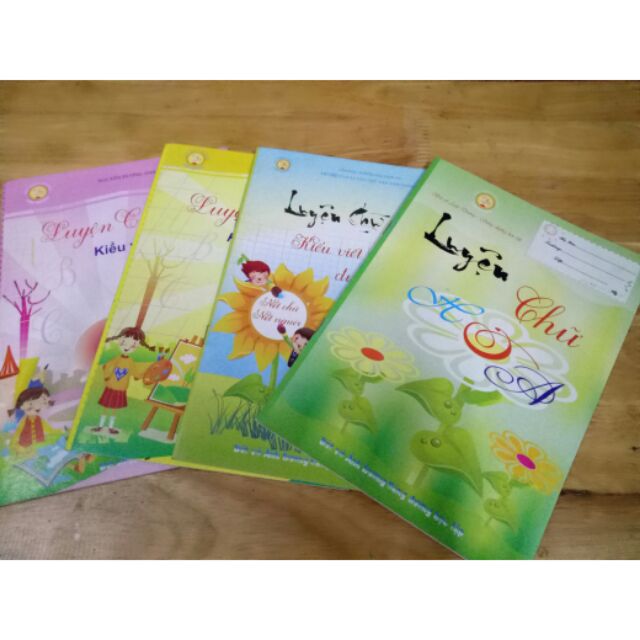 Combo 4 quyển vở mẫu luyện chữ đẹp