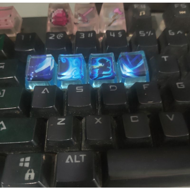 Keycap Skill Tướng Liên Minh Huyền Thoại Theo Yêu Cầu.Tặng kèm phép bổ trợ khi mua Combo
