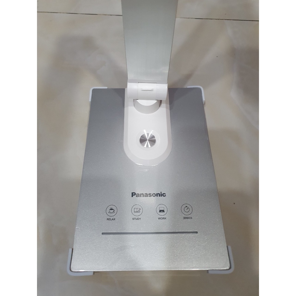 Đèn bàn Led Panasonic NNP63933191