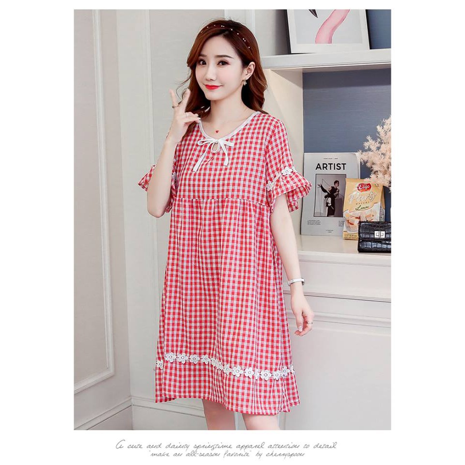 Váy Bầu Kẻ Caro Đỏ Phối Ren Cổ Buộc Nơ