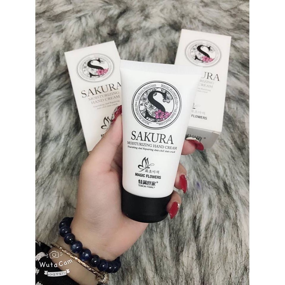 Kem dưỡng mềm da tay không nhờn rít Sakura Hàn Quốc
