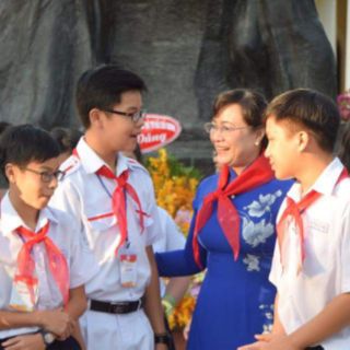 Khăn quàng cho HS THCS