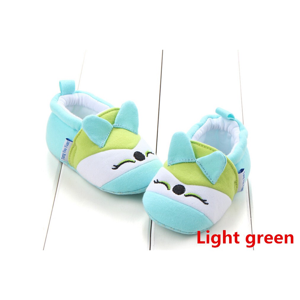 Giày em bé đế mềm chống trượt in hình dễ thương