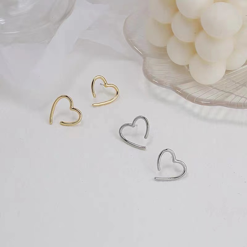 Đôi Khuyên Tai Hình Trái Tim Thời Trang Dành Cho Nữ