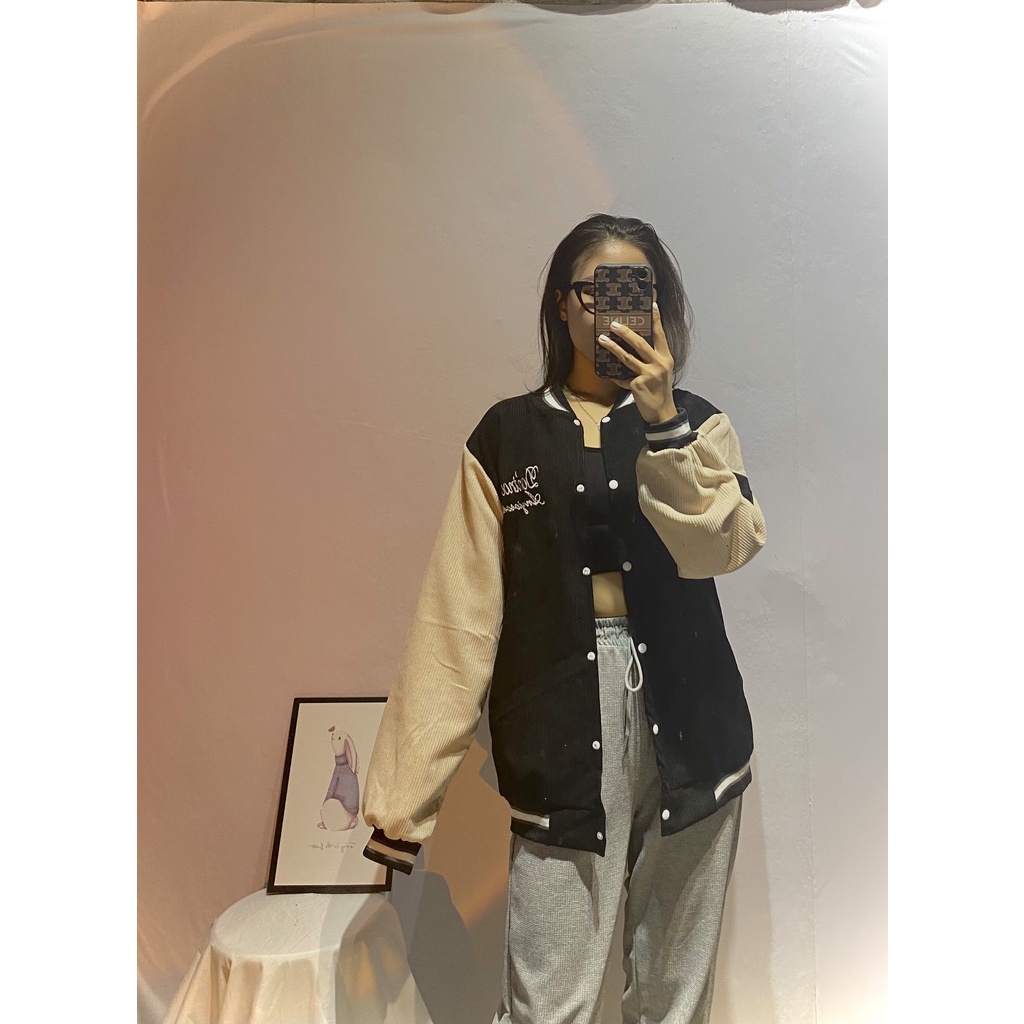 Áo khoác bomber nhung tăm chữ thêu nam nữ phong cách Hàn Quốc
