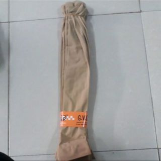 Vớ da xỏ ngón dưới gối.