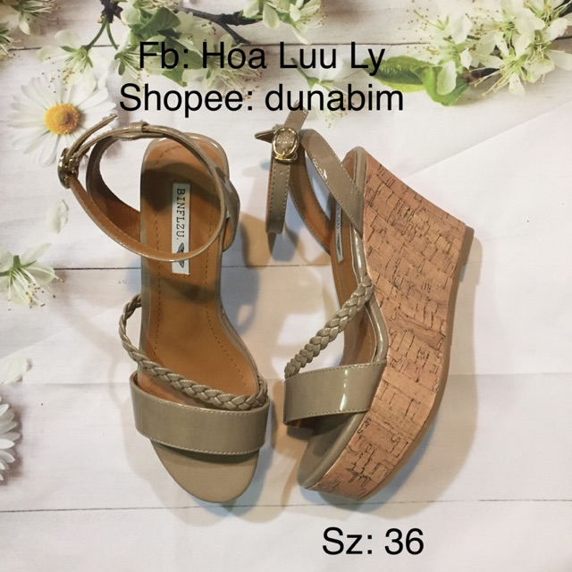 Sandal đế xuồng