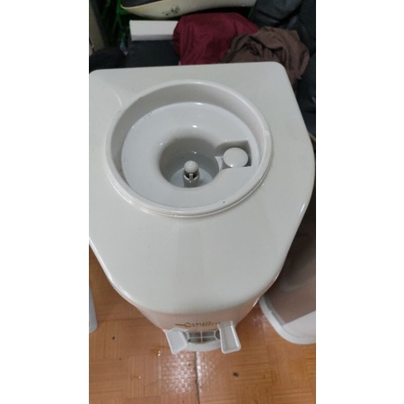 Cây nước nóng lạnh Nhật bãi 100v hiệu Aqua  made in hàn quốc