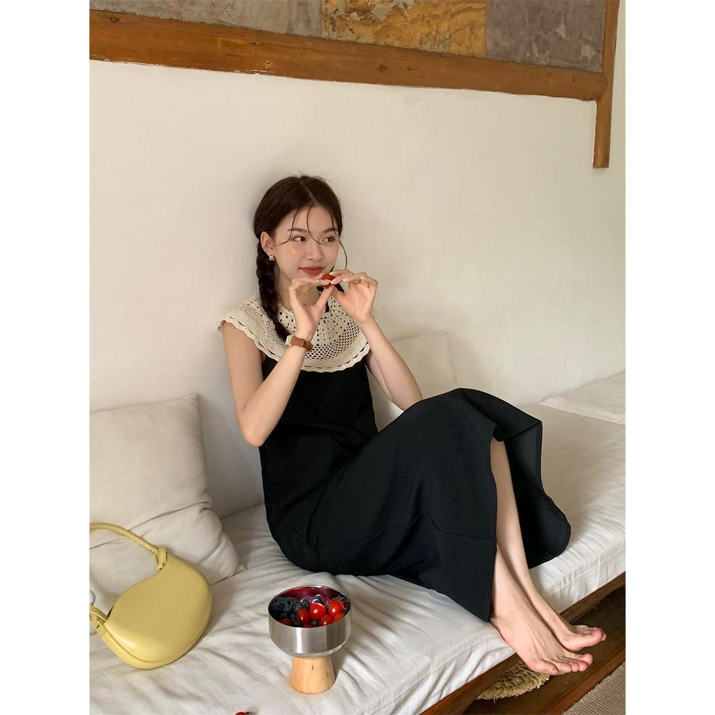 Đầm Đen Cổ Ren Ôm Dáng Phối Màu Tương Phản 66840