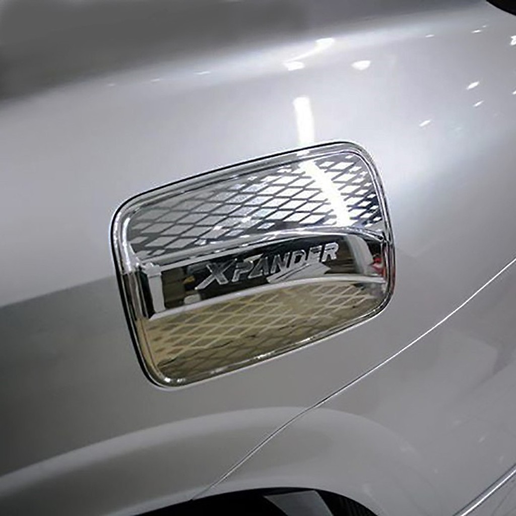 Ốp nắp bình xăng xe xe Mitsubishi Xpander 2018 đến nay