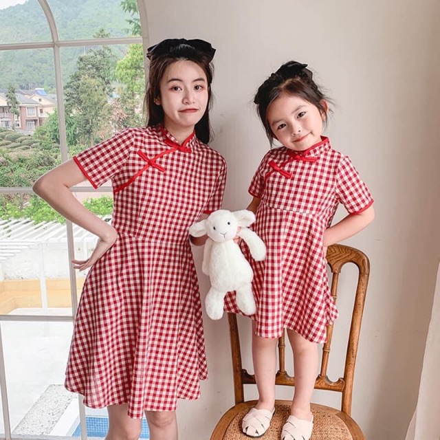 Váy đôi kiểu cổ Tàu cách tân mẹ và bé siêu xinh. Mặc trung Thu, chơi tết, chụp ảnh kỉ niệm