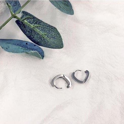 khuyên tai titan trái tim không gỉ không đen không dị ứng nam nữ unisex