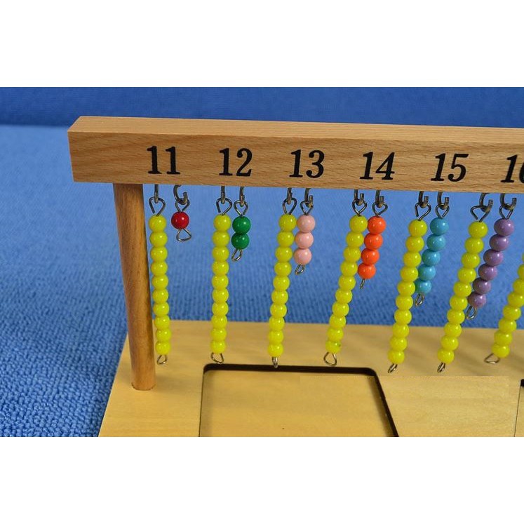 Giáo cụ Montessori - Giá treo các chuỗi hạt màu từ 11-20