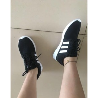 Giày thể thao sọc trắng