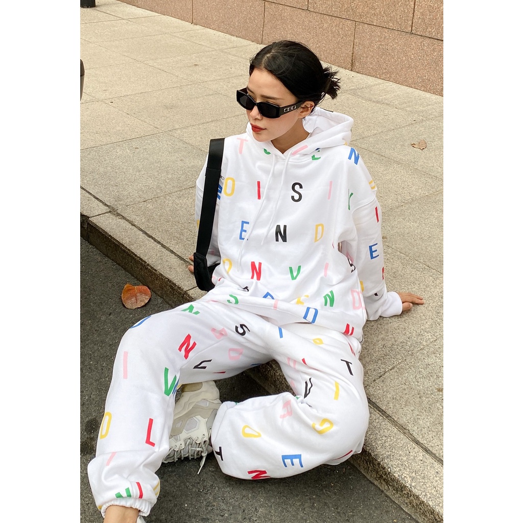 Áo hoodie chữ overprinted trắng | BigBuy360 - bigbuy360.vn