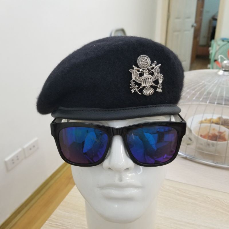 Mũ nồi nón beret phong cách mỹ logo kim loại