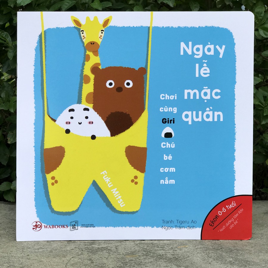 Sách Ehon Giri 2 - Ngày lễ mặc quần (0-6 tuổi)