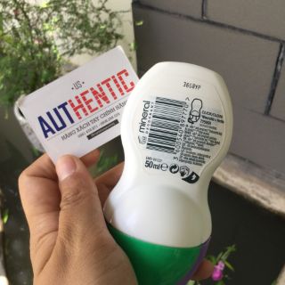Lăn khử mùi Garnier UK
