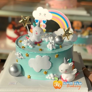 Ngựa pony trắng hồng trang trí bánh