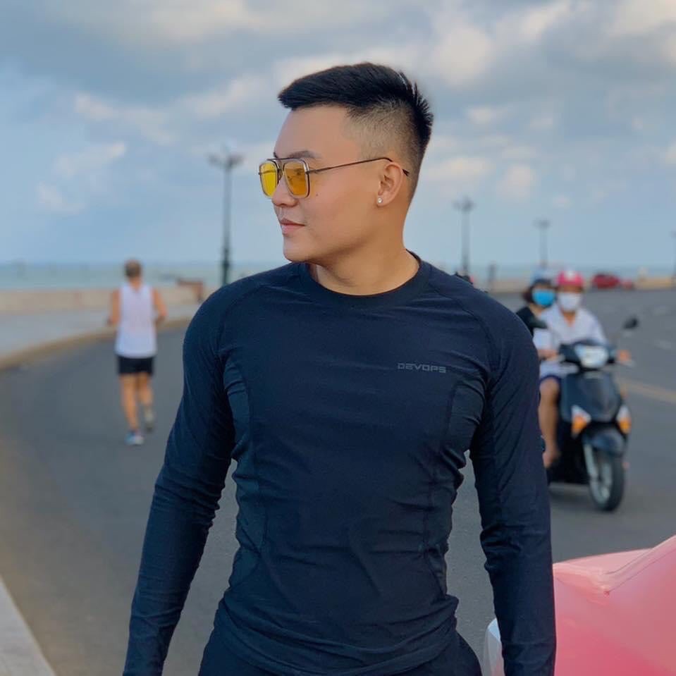 Áo thun dài tay nam Devops chất vải co giãn form ôm body lót giữ nhiệt đá bóng tập gym bơi thể thao pro combat chống UV | BigBuy360 - bigbuy360.vn