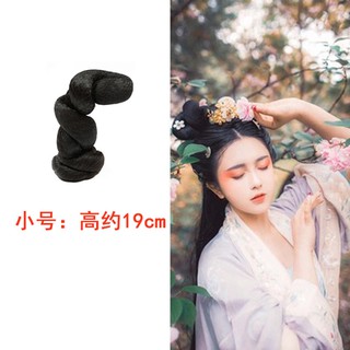 Búi tóc giả hình xoắn thời Đường