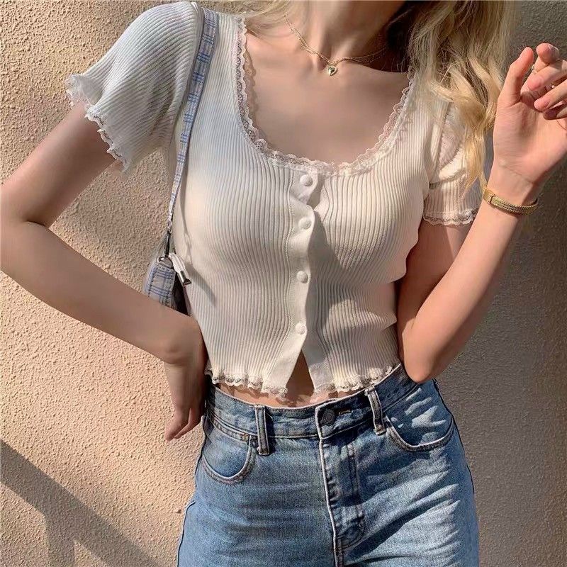 Áo len khuy viền ren ngực croptop hàng QC