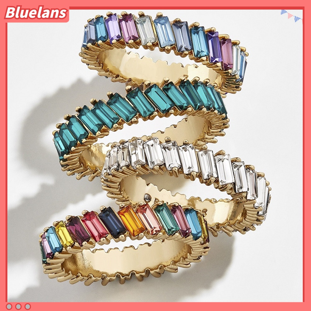 Nhẫn đính kim cương nhân tạo hình chữ nhật sành điệu