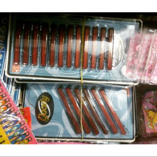 Vỉ kẹp tóc ba lá