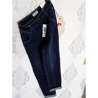 Quần jeans dáng boy