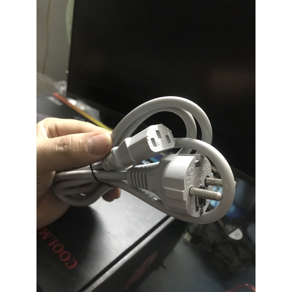 Dây nguồn chuẩn kèm bộ máy tính