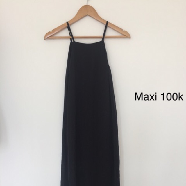 Đầm maxi đen