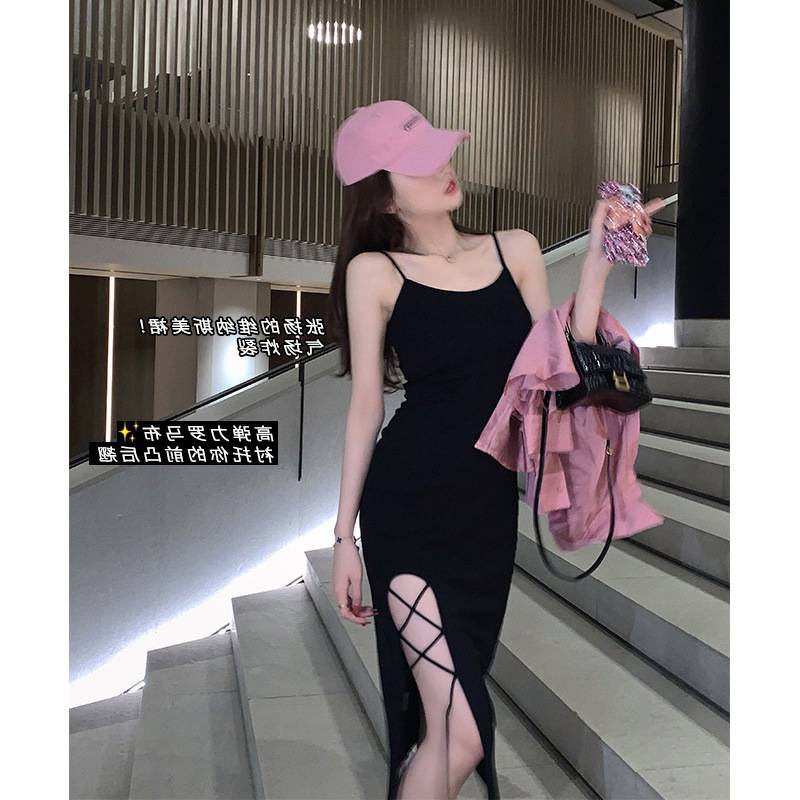 [ins super fire] ✨】 Dark black sexy high waist slim goddess style skirt with split suspender black skirt