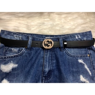 Thắt lưng bản 2,3cm. Mặt logo đính đá