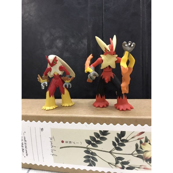 mô hình pokemon Blaziken và dạng Mega