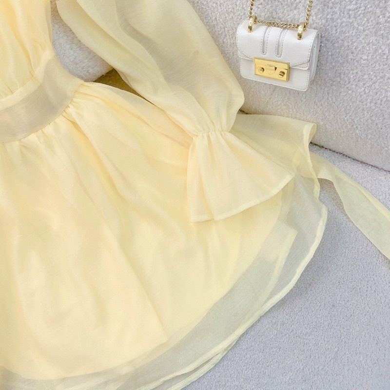 Đầm voan tơ cổ vuông thắt nơ lưng tay bo loe