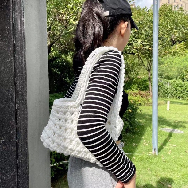 CARLYN SHOULDERBAG. TÚI LỨOI ĐEO VAI, KÈM TÚI VẢI