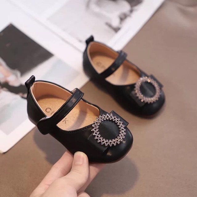 giầy cho bé gái