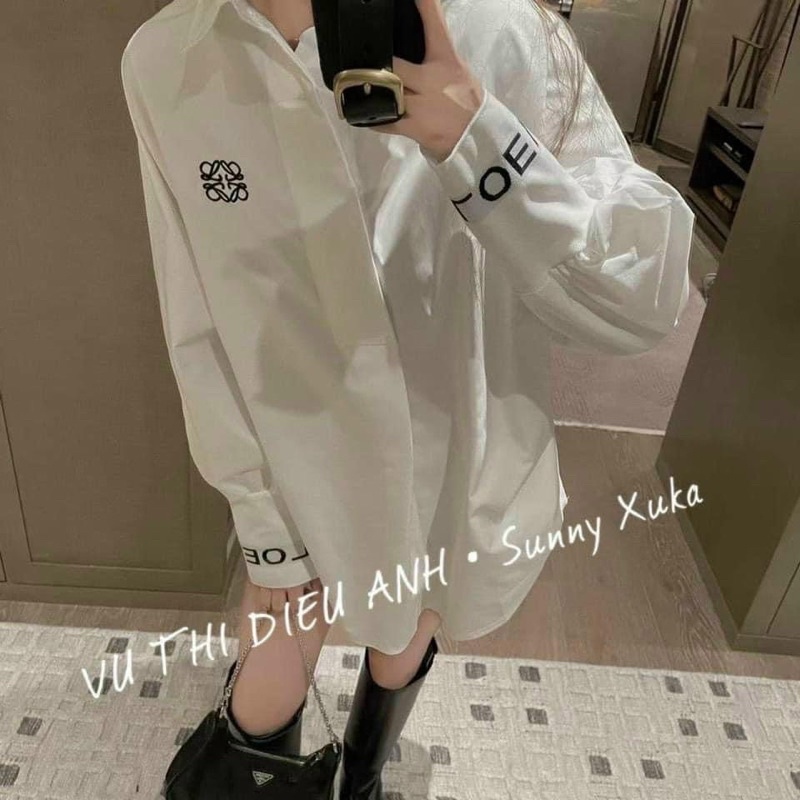 Áo sơ mi thêu ngực tay bo in chữ