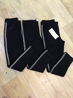 Quần legging chữ sọc