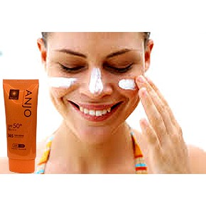 Kem chống nắng Anjo Professional SPF50+ PA+++ 365 Sun cream