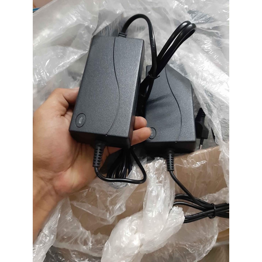 Dây nguồn, cục sạc, adapter của vòm ánh sáng Omega Light