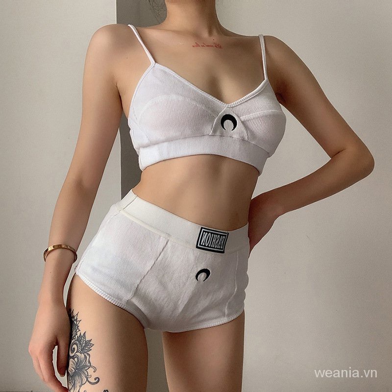 Set áo tank top hoạ tiết in chữ và quần short cho phái nữ