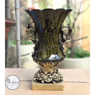 Bình cúp cắm hoa khô và lông công