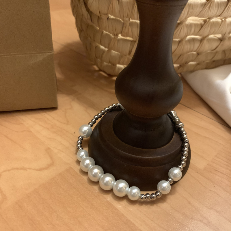 Vòng Tay Đính Ngọc Trai Kiểu Dáng Đơn Giản Hợp Thời Trang