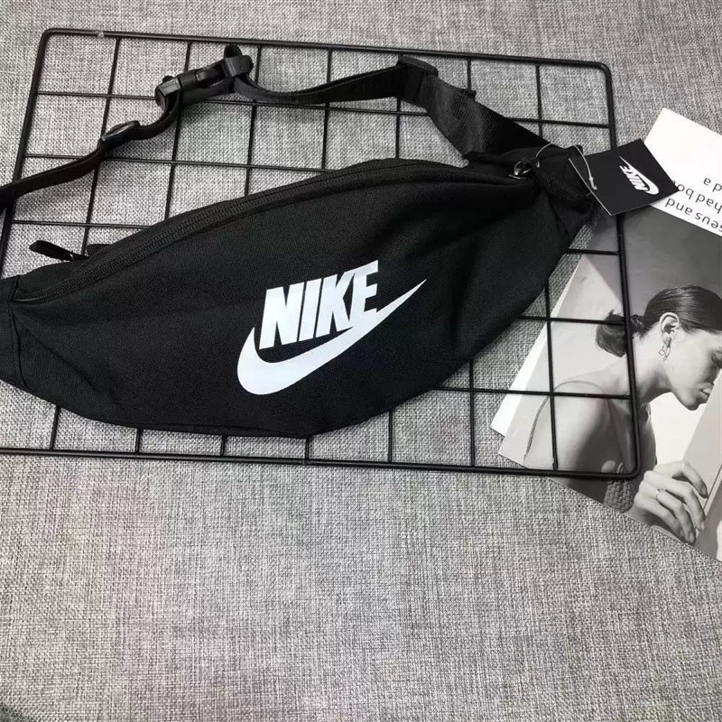 Túi đeo chéo Nike