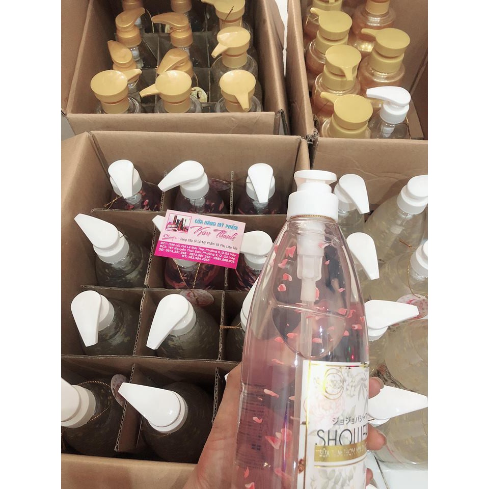 Sữa tắm sáng mịn da hương nước hoa hoa hồng SHOWER GEL NEW MOON 750ml | BigBuy360 - bigbuy360.vn